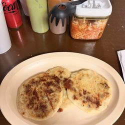 El Majahual - Chicharron y Queso Fajita y queso