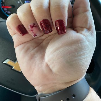 Polished NailBar - The design is supposed to be a dream catcher, I dont know even know what that's supposed to be - Nail Salons Near Me - Bakersfield, California Polished NailBar - The design is supposed to be a dream catcher, I dont know even know what that's supposed to be - Nail Salons Near Me - Bakersfield, California