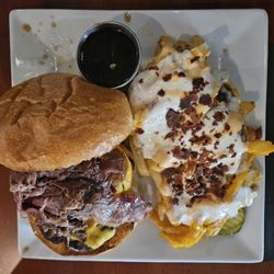 Riley Fibbers - Cheeseburger with Roastbeef, a side of au jus, and loaded Bender fries