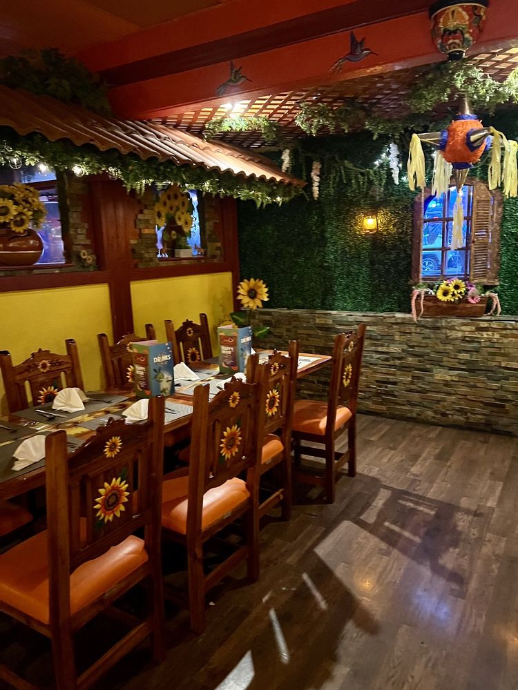 Girasol Family Mexican Restaurant & Cantina