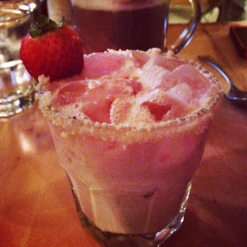 Pie Bar - Strawberry Shortcake drink - Cocktail Bars Near Me - Seattle, Washington Pie Bar - Strawberry Shortcake drink - Cocktail Bars Near Me - Seattle, Washington