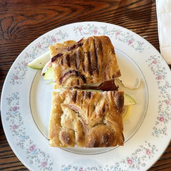Baskette - Prosciutto and Pear Sandwich - Cafes Near Me - Seattle, Washington