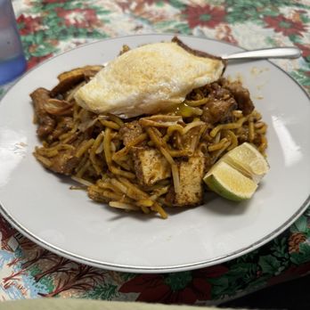 HD Cuisine - Malaysian Mee Goreng - Asian Fusion Near Me - Wheeling, Illinois HD Cuisine - Malaysian Mee Goreng - Asian Fusion Near Me - Wheeling, Illinois