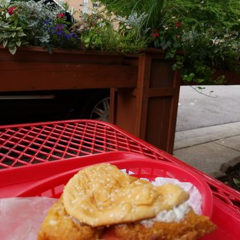 Hub's Restaurant - American Near Me - Chicago, Illinois