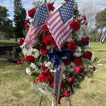 Casa Blanca Flowers - Casa Blanca Flowers: Patriotic Spray. - Florists Near Me - Oxnard, California Casa Blanca Flowers - Casa Blanca Flowers: Patriotic Spray. - Florists Near Me - Oxnard, California
