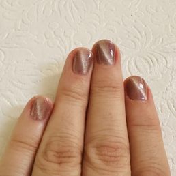 Cat eye nails