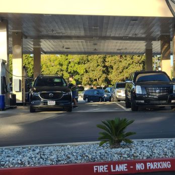 Costco Gasoline - Incompetent driver blocks exit. - Gas Stations Near Me - San Jose, California