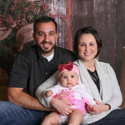 New Beginnings Family Wellness - We enjoyed seeing everyone at our Christmas photo shoot. We Love our patients! Merry Christmas!!