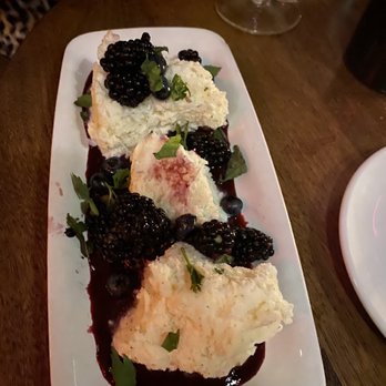 Olive + Oak - Wedding raspberry cake deal. Amazing. - Wine Bars Near Me - Saint Louis, Missouri Olive + Oak - Wedding raspberry cake deal. Amazing. - Wine Bars Near Me - Saint Louis, Missouri