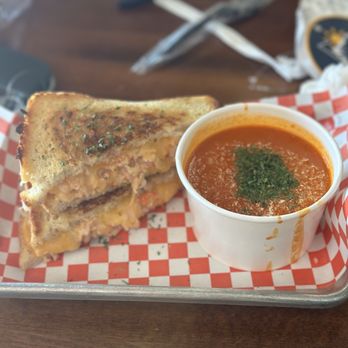 The Second Owl - Lobster Grilled cheese and tomato soup - Thai Near Me - Long Beach, California The Second Owl - Lobster Grilled cheese and tomato soup - Thai Near Me - Long Beach, California