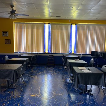 Big Myrt's Wings & Things - View of the dining area - Chicken Wings Near Me - Memphis, Tennessee Big Myrt's Wings & Things - View of the dining area - Chicken Wings Near Me - Memphis, Tennessee
