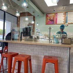 Bar stool/counter seating