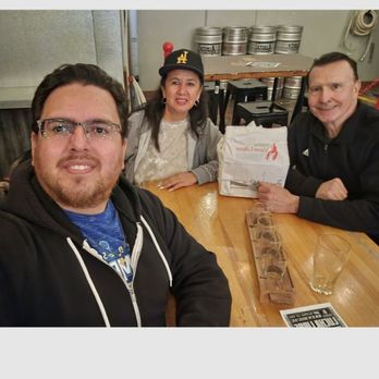 Alosta Brewing Co - Family having dinner and beer - Breweries Near Me - Covina, California Alosta Brewing Co - Family having dinner and beer - Breweries Near Me - Covina, California