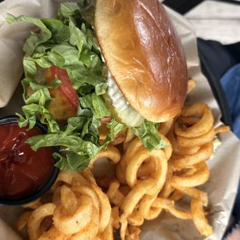 Wolfden Brewing Company - Perfect Chicken Sandwich with curly fries - Brewpubs Near Me - Bloomingdale, Illinois Wolfden Brewing Company - Perfect Chicken Sandwich with curly fries - Brewpubs Near Me - Bloomingdale, Illinois