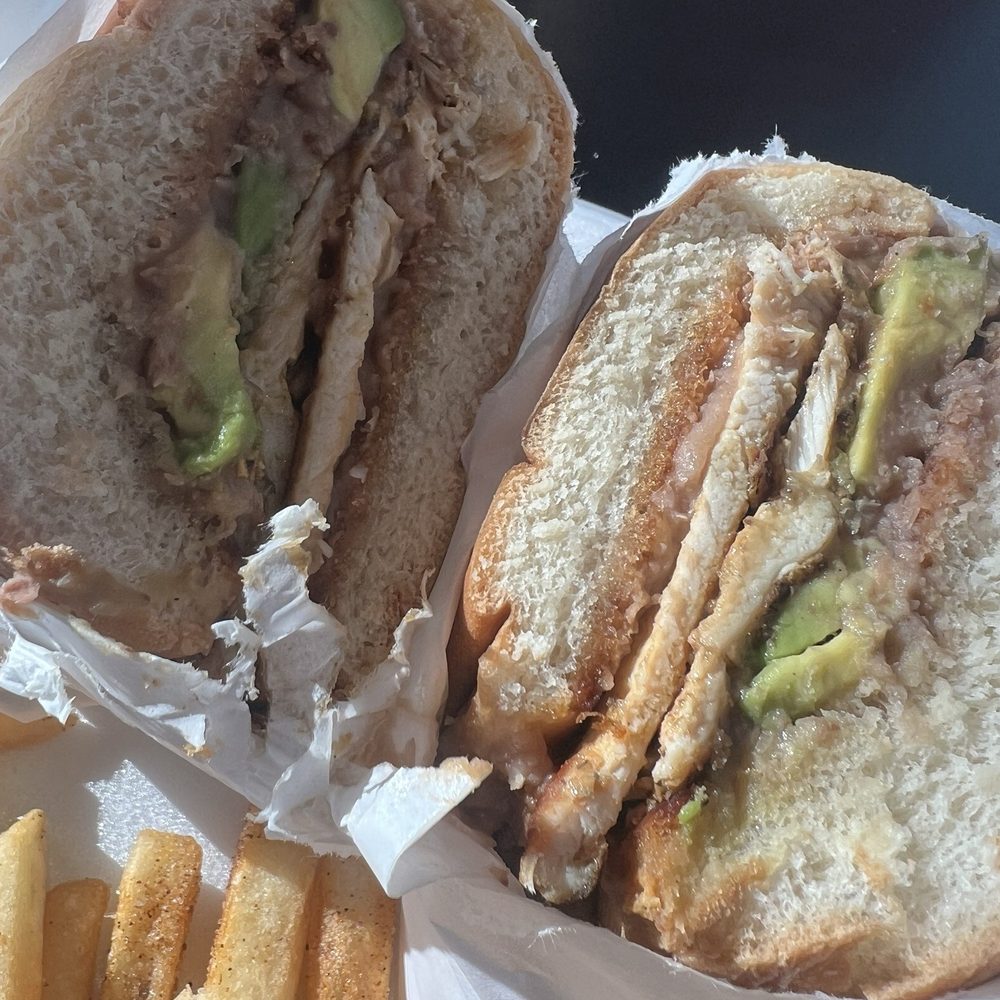 Bobo's Hamburgers - chicken sandwich with avocados - Burgers Near Me - Los Angeles, California Bobo's Hamburgers - chicken sandwich with avocados - Burgers Near Me - Los Angeles, California