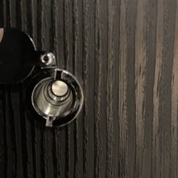 Radisson Blu Riverside - Peekaboos