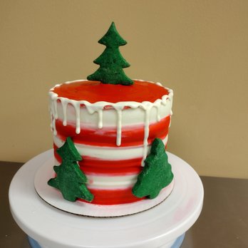 D'sCakes and Treats - a christmas cake - Desserts Near Me - San Antonio, Texas D'sCakes and Treats - a christmas cake - Desserts Near Me - San Antonio, Texas