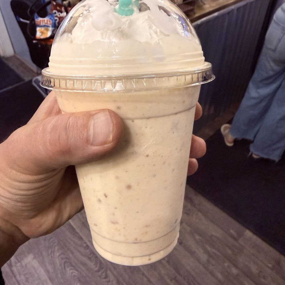 sprinklz - Peach cobbler shake! - Ice Cream & Frozen Yogurt Near Me - Langley, Washington sprinklz - Peach cobbler shake! - Ice Cream & Frozen Yogurt Near Me - Langley, Washington