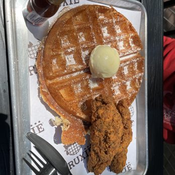 Bruxie - Chicken and waffle - Chicken Shop Near Me - Davis, California
