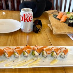 Sushi8 - Polar Bear Special Roll with Diet Coke