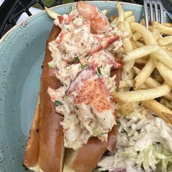 Park Chalet - Maine Lobster Roll - Breweries Near Me - San Francisco, California Park Chalet - Maine Lobster Roll - Breweries Near Me - San Francisco, California