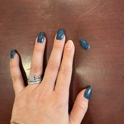 Mint Spa & Nail - If you're looking to do acrylic nails this is not the right place. Two nails fell off within a week. Paid 80 dollars, not going back