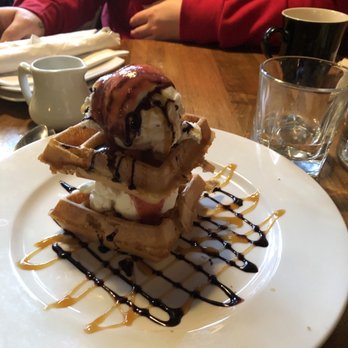 Insomnia Restaurant & Lounge - Free waffles HECTIC!! - Lounges Near Me - Toronto, Ontario