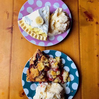 Pie Bar - Banana Cream and Strawberry Rhubarb Crumble - Cocktail Bars Near Me - Seattle, Washington