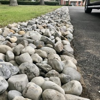 Jim Dunphy's Landscaping - a gravel bed with rocks - Landscaping Near Me - Delran, New Jersey