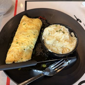 Jordyn's Soul Cafe - Oxtail omelette and grits also well - Comfort Food Near Me - Houston, Texas