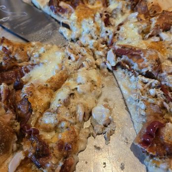 Snuzzle's - Look at all those clams. - New American Near Me - Mertztown, Pennsylvania