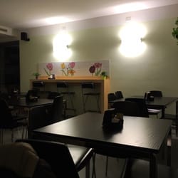 Bar 77
