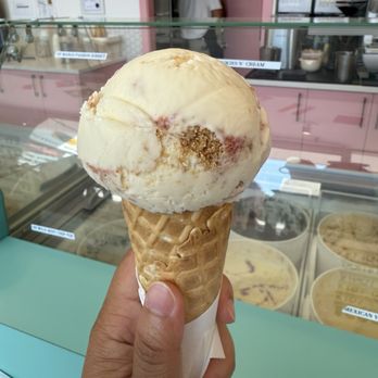 Crema Ice Cream - Ice Cream & Frozen Yogurt Near Me - Burnaby, British Columbia Crema Ice Cream - Ice Cream & Frozen Yogurt Near Me - Burnaby, British Columbia