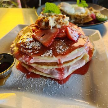 Toast - Strawberry pancakes - Breakfast & Brunch Near Me - Temecula, California Toast - Strawberry pancakes - Breakfast & Brunch Near Me - Temecula, California