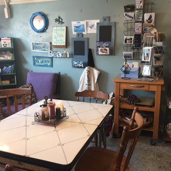 Peaks Cafe - Interior seating - Breakfast & Brunch Near Me - Peaks Island, Maine Peaks Cafe - Interior seating - Breakfast & Brunch Near Me - Peaks Island, Maine