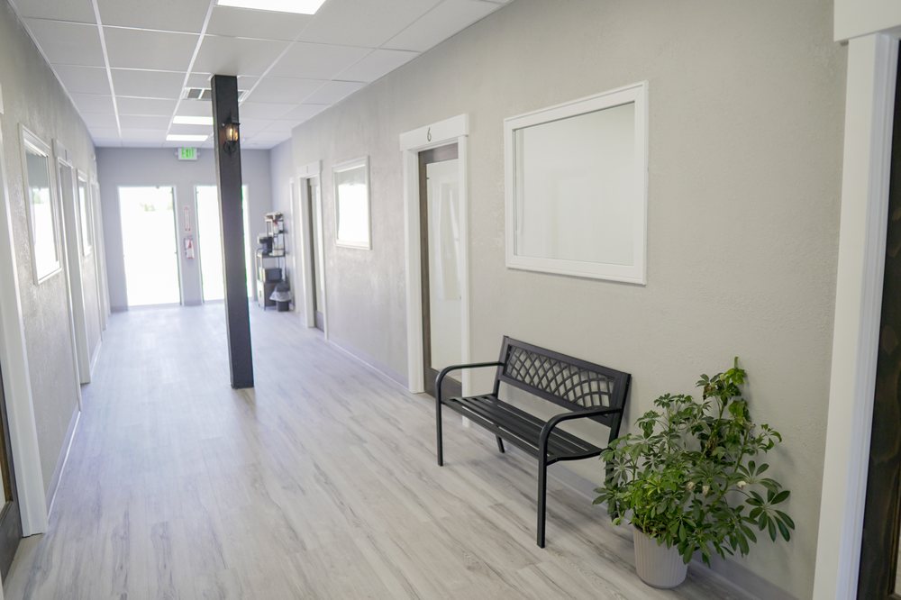 Suite Avenue Wellness Studios Logo