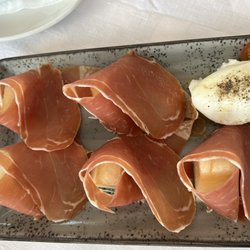 Numero Ocho Brasserie - Melon wrapped in ham