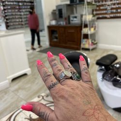 Lux Nail Bar