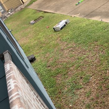 Vue On Macgregor Student Living - Trash thrown off of someone else's balcony and they lived above us. - Apartments Near Me - Houston, Texas Vue On Macgregor Student Living - Trash thrown off of someone else's balcony and they lived above us. - Apartments Near Me - Houston, Texas
