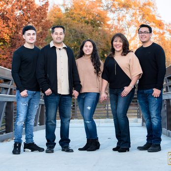 Artpix Portrait Studio - Fall Family Photos - Photographers Near Me Artpix Portrait Studio - Fall Family Photos - Photographers Near Me
