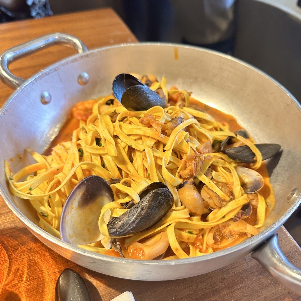 Seafood linguine