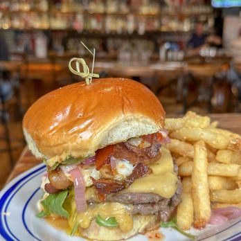 Duke's Grocery - Proper Burger - Burgers Near Me - Washington, DC, District of Columbia