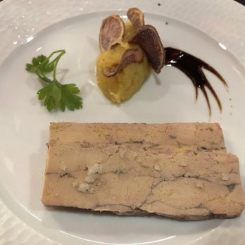 Le Co2 - Foie gras maison avec sa purée de clémentines et chipes vitelotte - French Near Me - Vincennes, 94 Le Co2 - Foie gras maison avec sa purée de clémentines et chipes vitelotte - French Near Me - Vincennes, 94