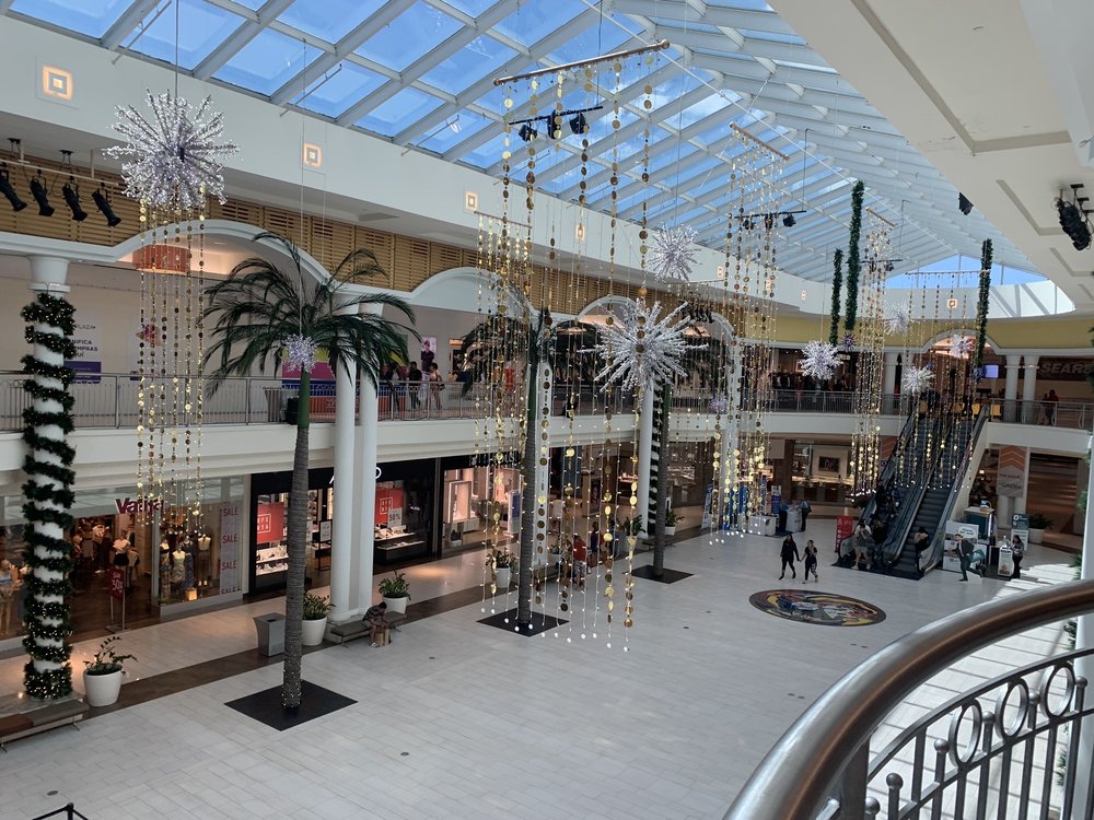 Ponce Mall Image