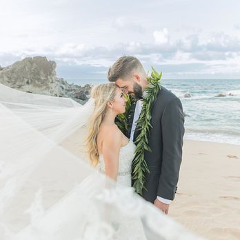Simple Maui Wedding - Wedding Planning Near Me - Wailuku, Hawaii Simple Maui Wedding - Wedding Planning Near Me - Wailuku, Hawaii