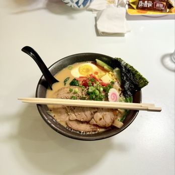 Ultra House - Sun Noodle Spicy Miso Ramen Kit - Ramen Near Me - Langley, Washington