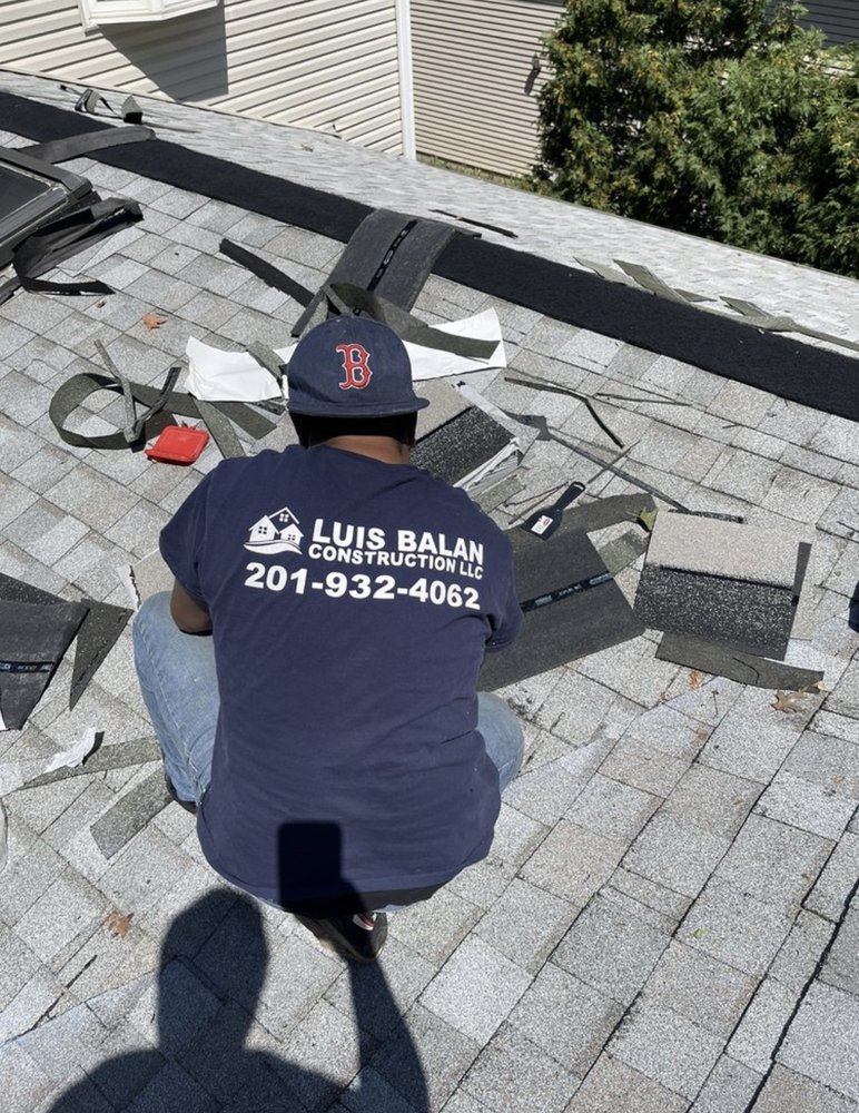 Slide of Luis Balan Construction