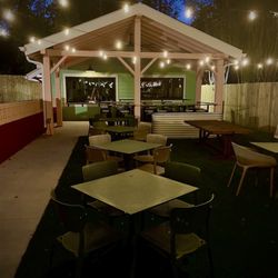 The Little Hippo - Outside patio