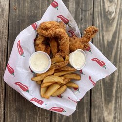 Riverside Pub - Foghorn Leghorn - hand cut chicken breast strips with jo-jos