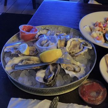 Barbara's Fishtrap - Raw Oysters - Seafood Near Me - Half Moon Bay, California